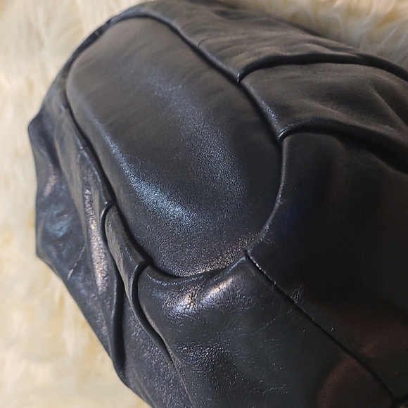 Classic Coach Purse - Picture 5 of 8